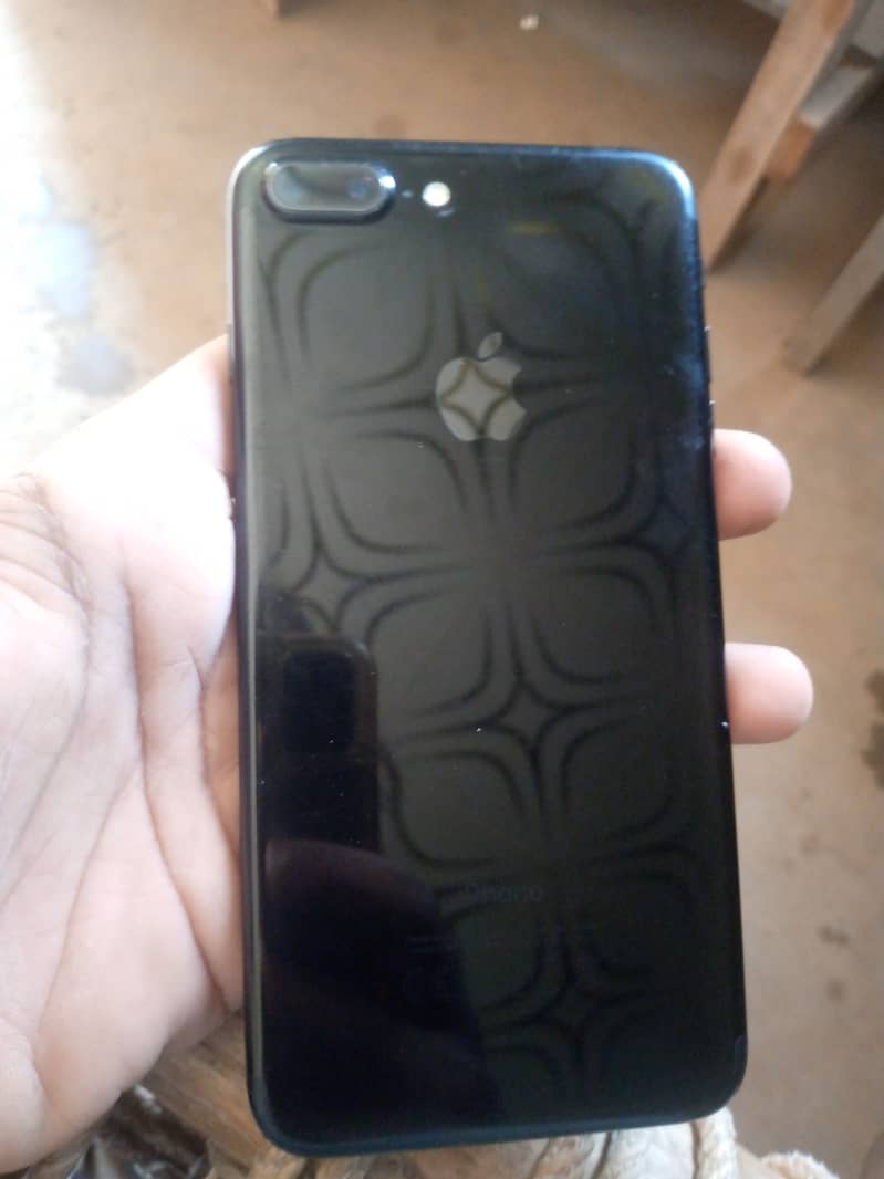 Apple iPhone 7 Plus 0