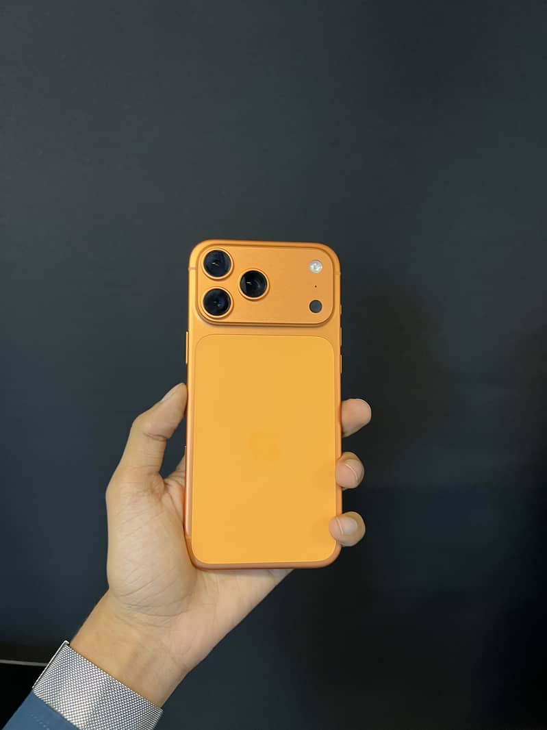 Apple iPhone 17 Pro Max 5