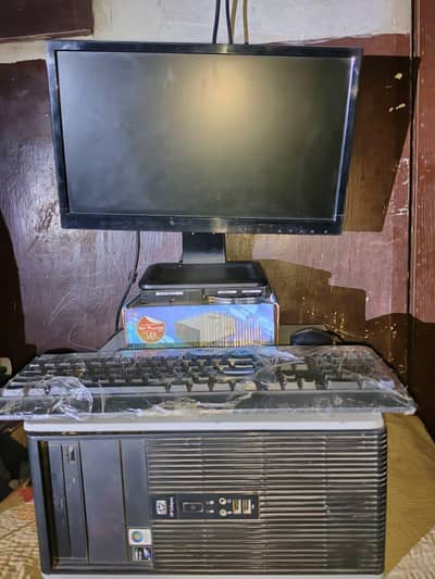 COMPLETE COMPUTER SET  /AMD + 20" LCD + Lenovo Keyboard + Wires