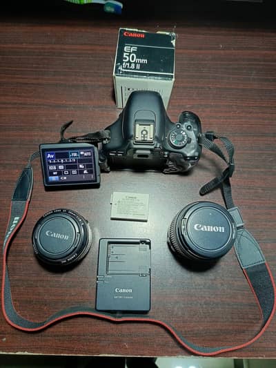 Canon 600D / EOS Kiss X5 + 18-55mm & 50mm Lenses