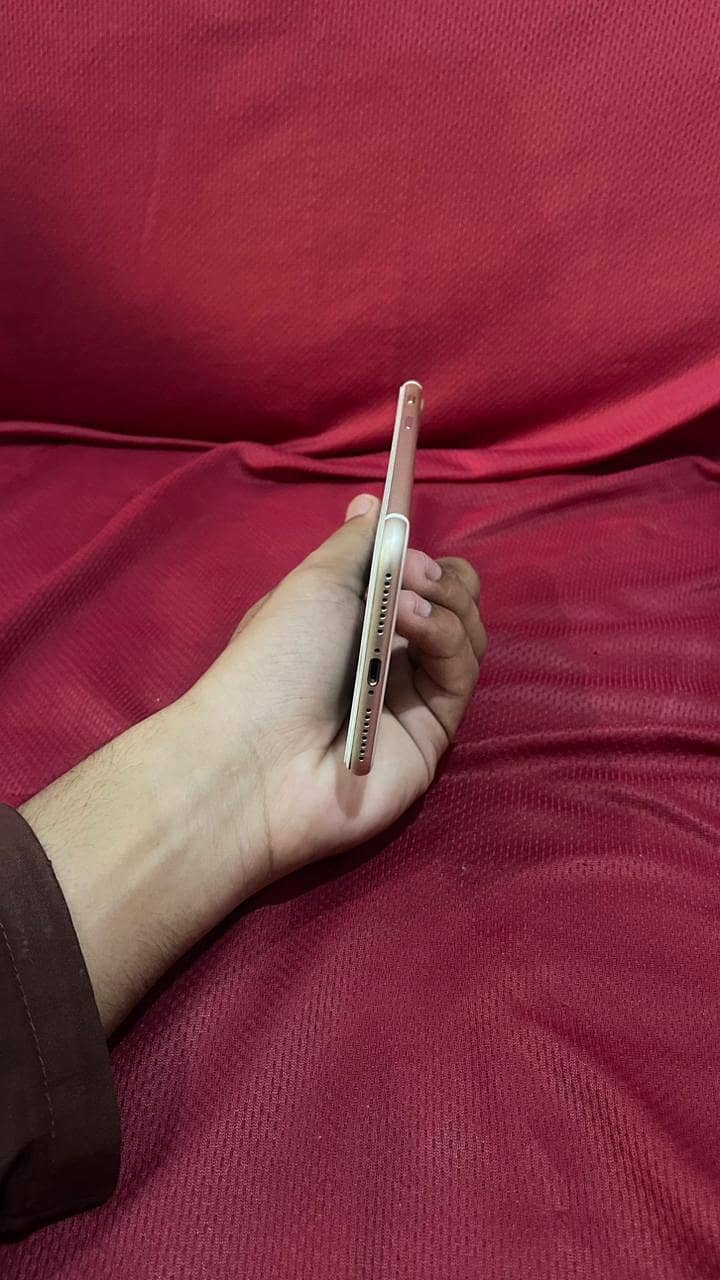 Apple iPhone 7 Plus 4