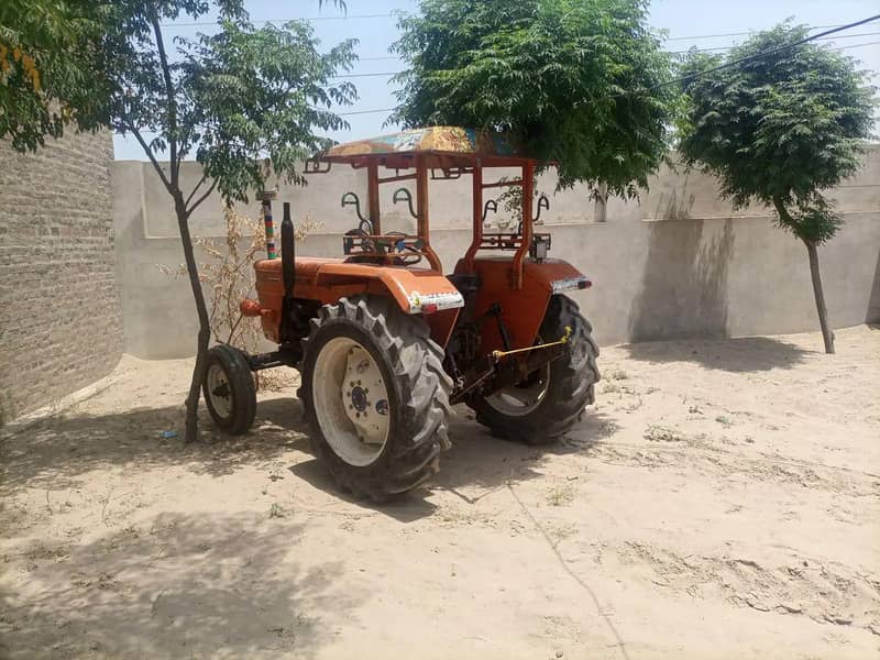 Tractor 480 1