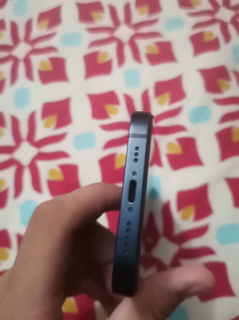 Apple iPhone 14 4