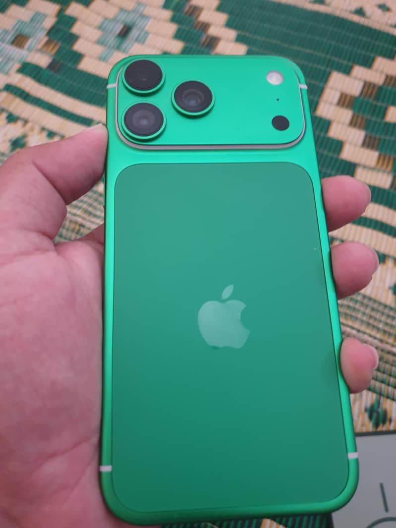 Apple iPhone 17 Pro Max 2