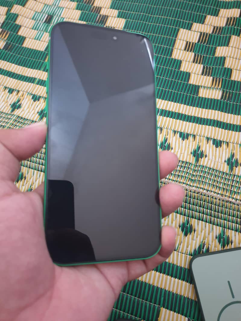 Apple iPhone 17 Pro Max 4