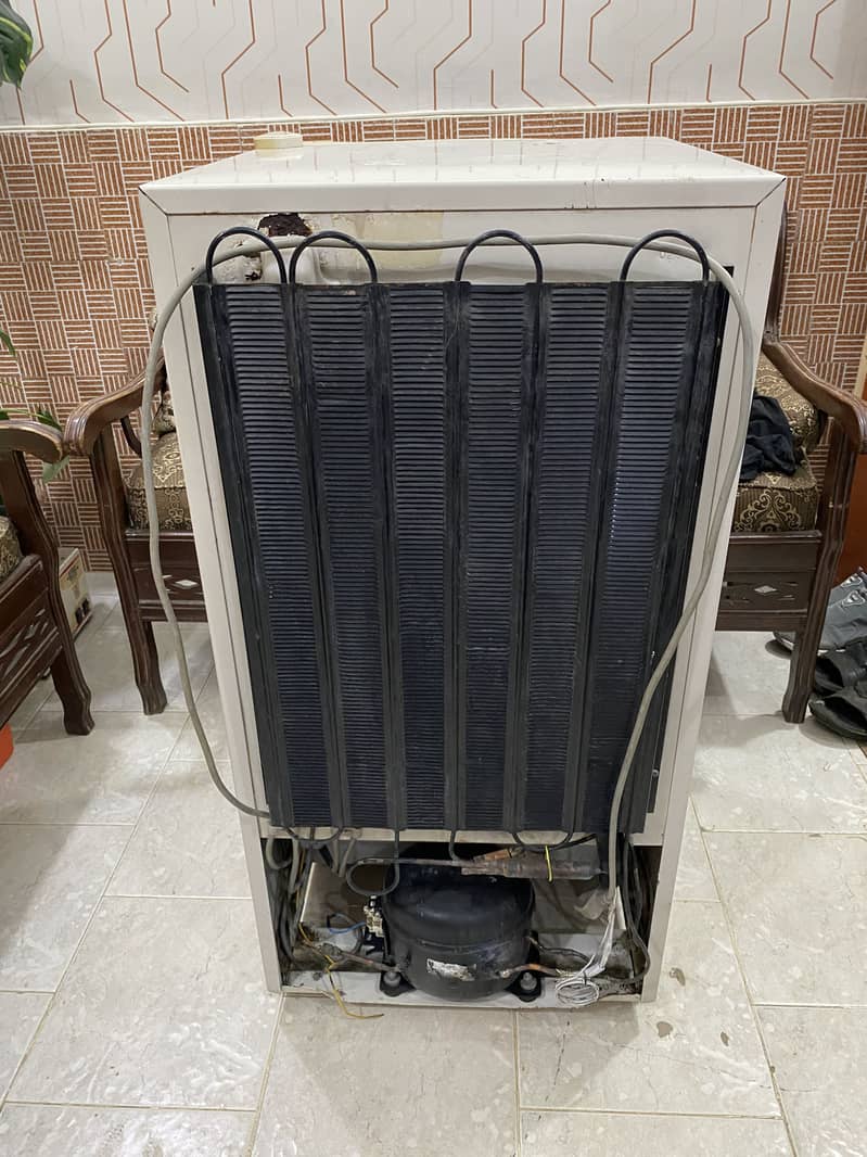 Dawlance Mini Refrigerator 6