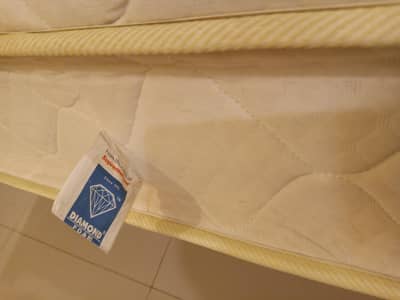 Almost new buying in 2022 double bed set