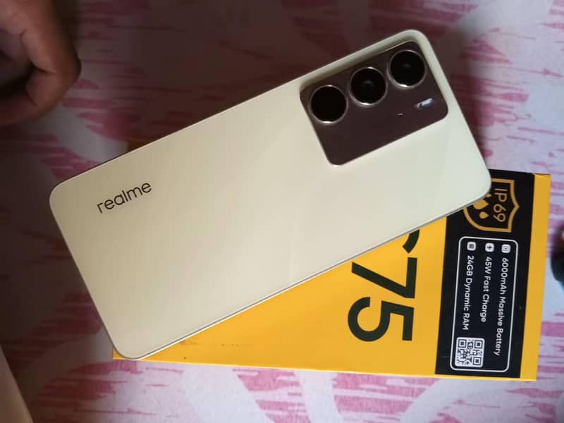 Realme C75 0