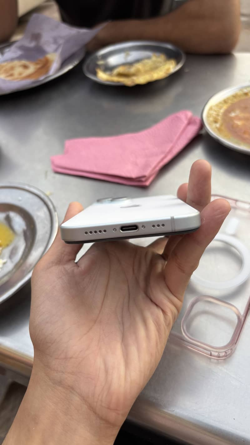 Apple iPhone 15 3