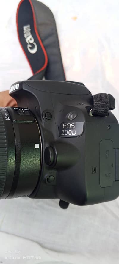 Canon 200D Vlogging Setup in Excellent Condition