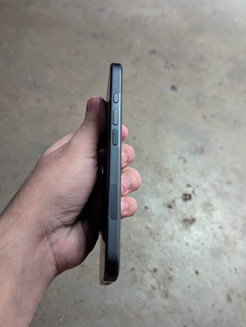 Apple iPhone 16 sim lock 256gb 3