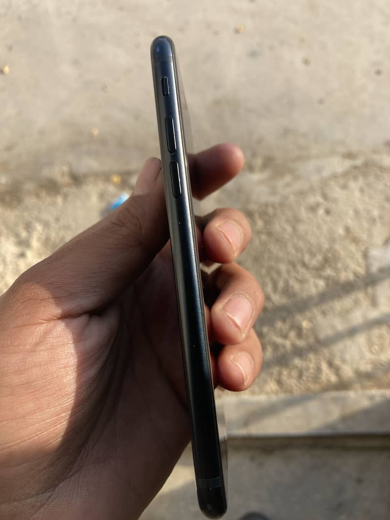 Apple iPhone SE 3 4