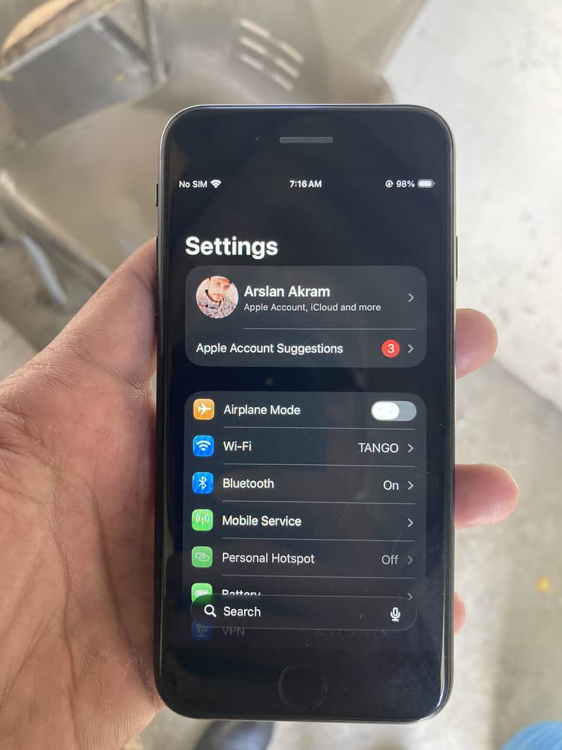 Apple iPhone SE 3 6