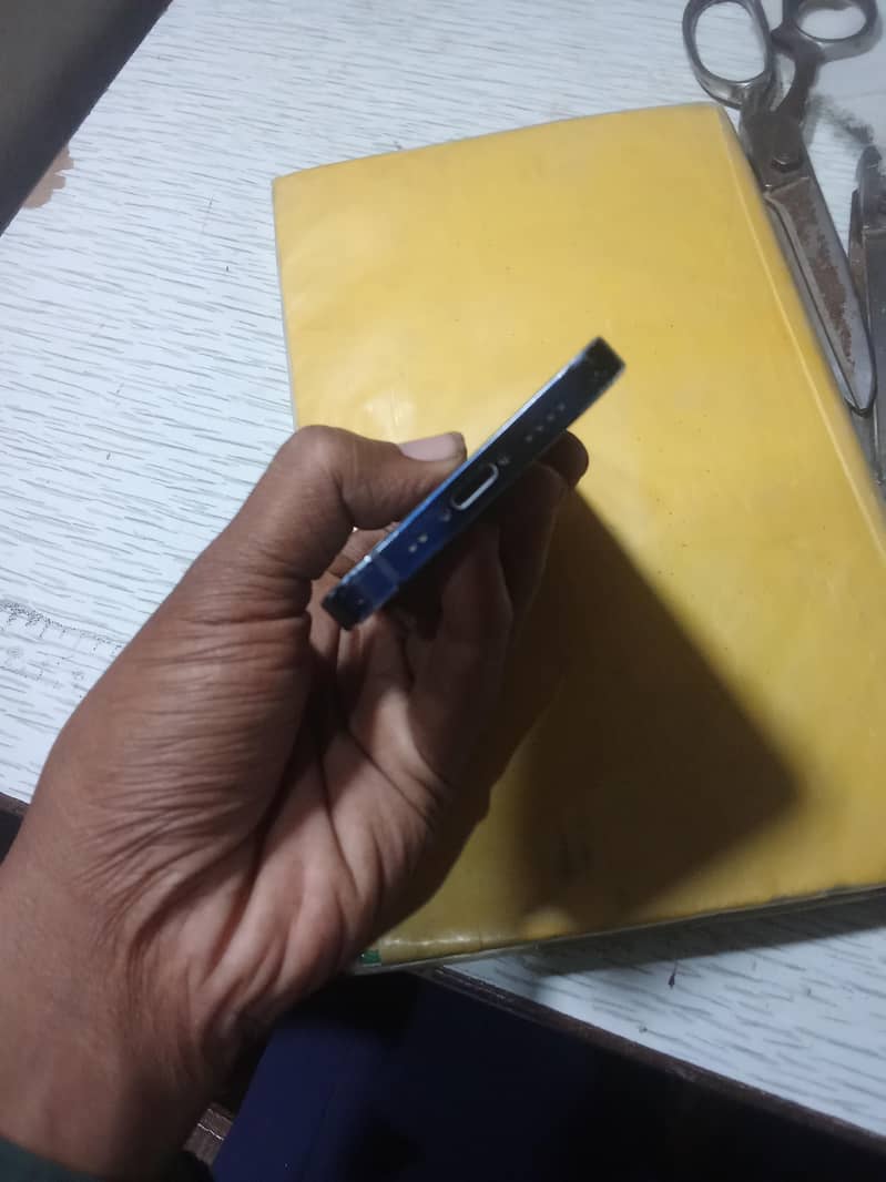 Apple iPhone 12 mini 1
