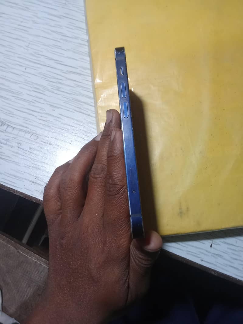Apple iPhone 12 mini 3