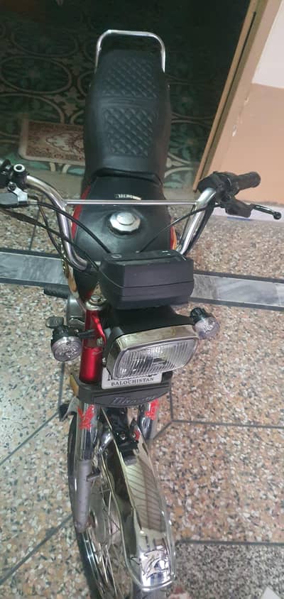 Yamaha dhoom 70cc 2015,,,,16modal good condition good avrige for sell