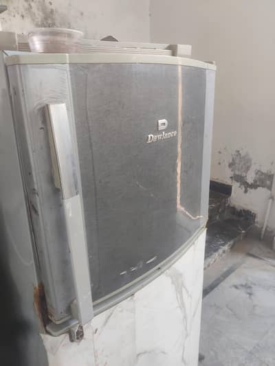Dawlance fridge for sale in running condition