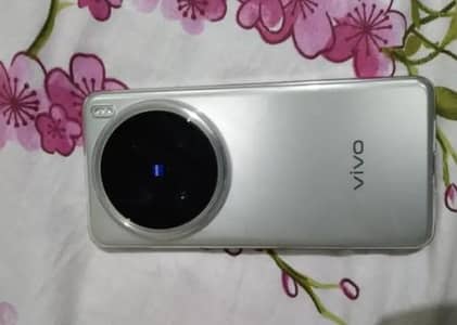 Vivo x200 Pro mobile 16/512/gb 10 by 10 condition box open