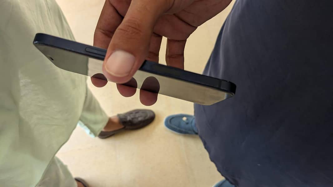 Apple iPhone 12 4