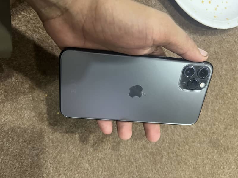 Apple iPhone 11 Pro Max 4
