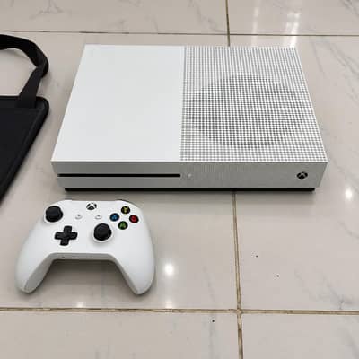 Xbox one S 1Tb jailbreak with 23 games pre installed