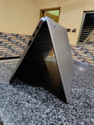 Dell vostro 5370 power ful compact laptop