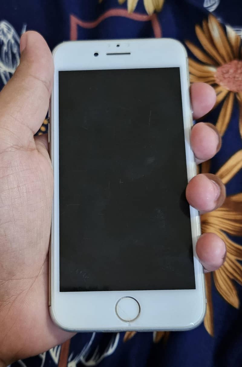 Apple iPhone 8 1