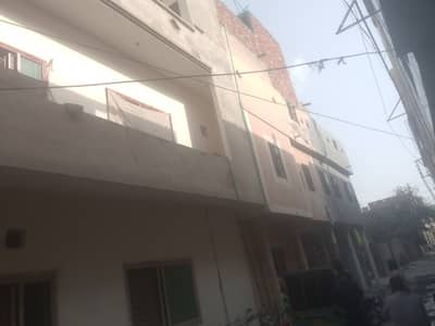 3 Marla 3.5 story house sale green cap opposite gajjumate metro station Lahore