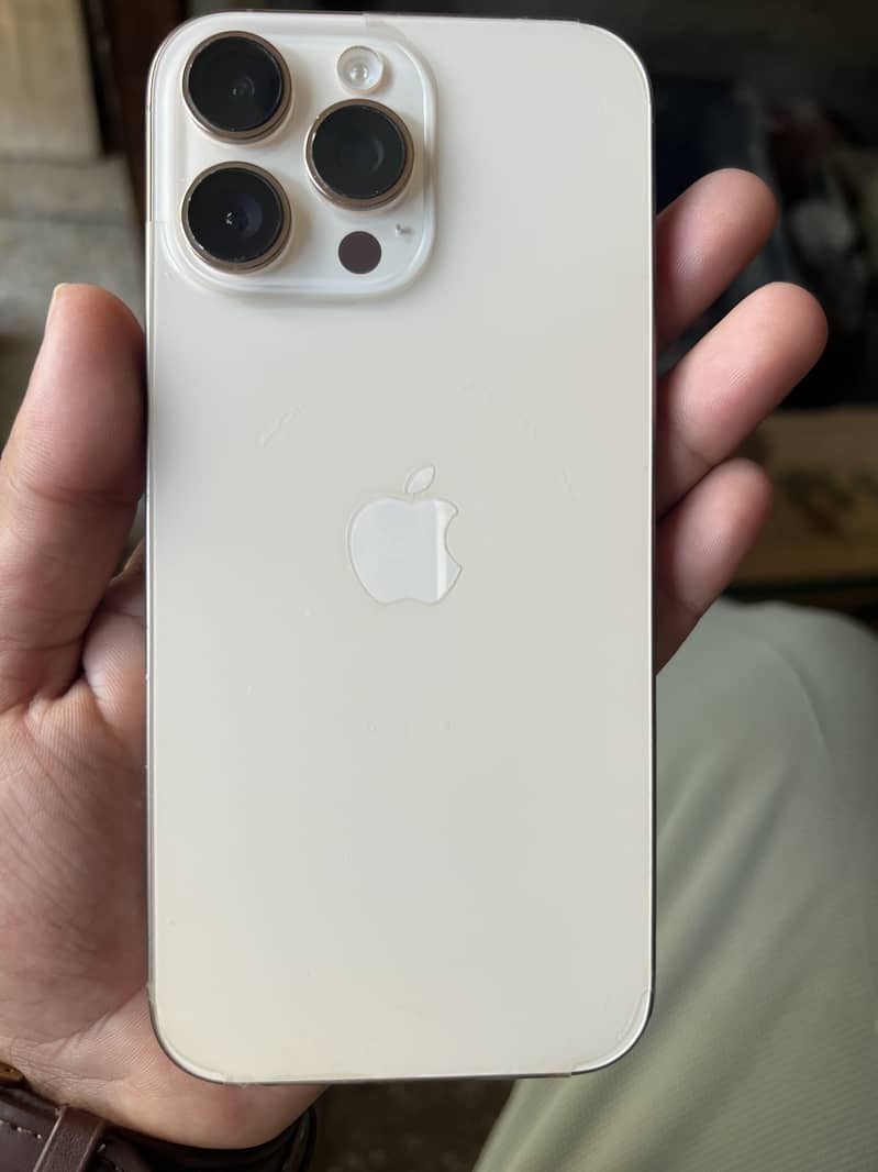 Apple iPhone 16 Pro Max 0