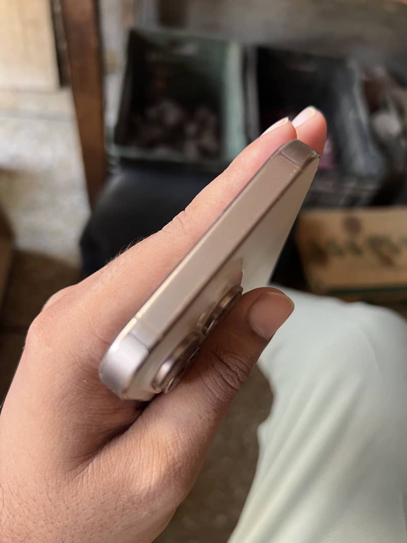 Apple iPhone 16 Pro Max 3