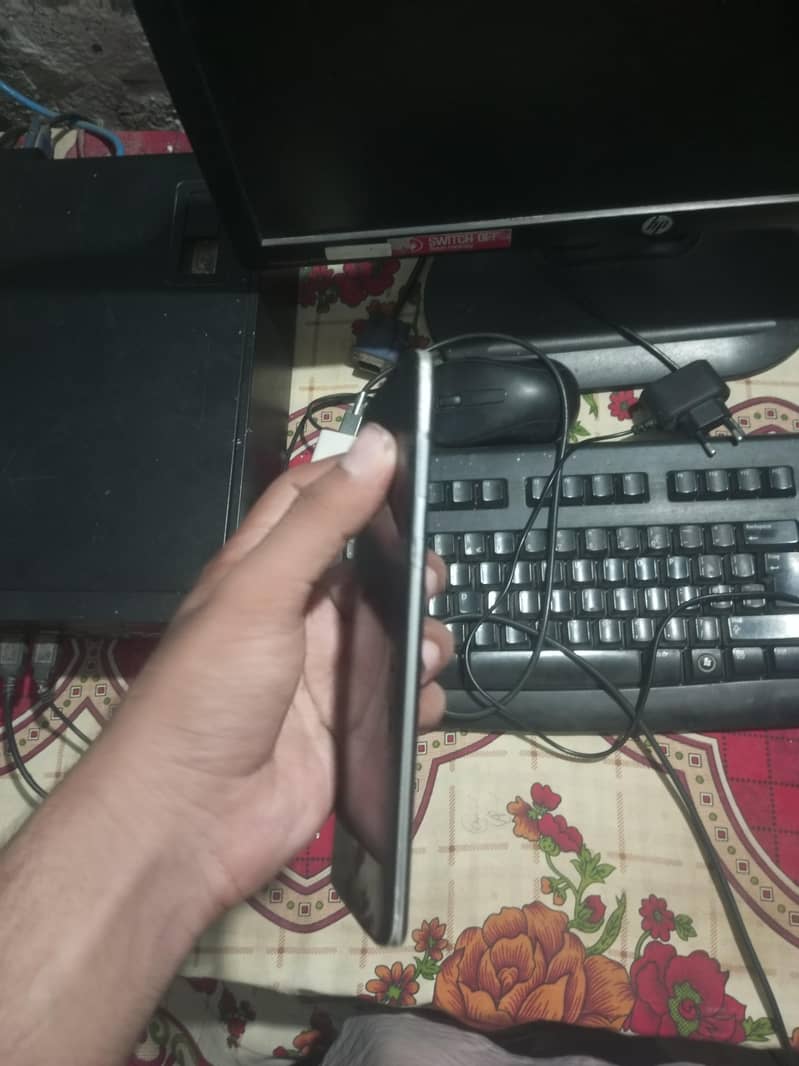 Sharp Aquos Zero 2 4