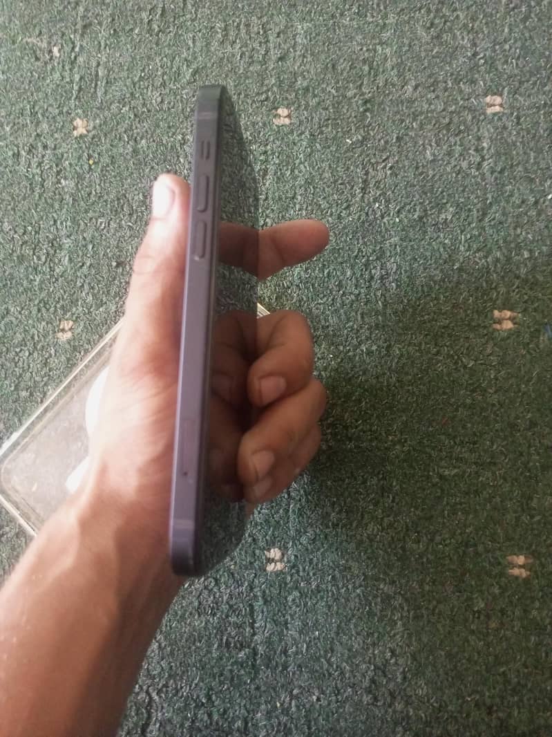 Apple iPhone 12 2