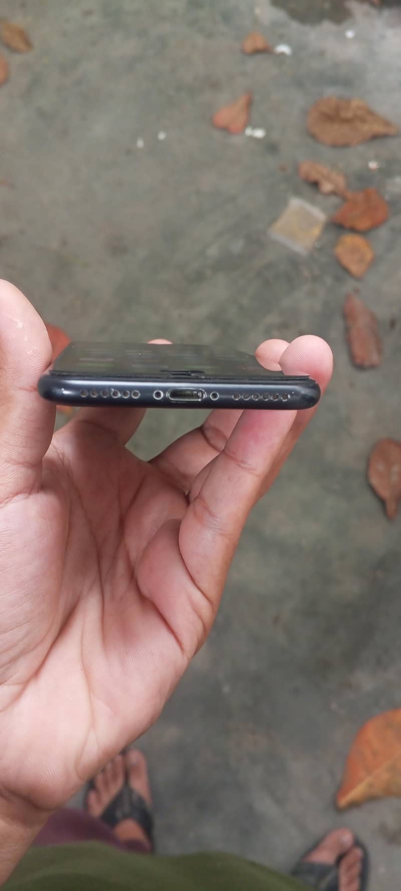 Apple iPhone 7      /32 GB 5