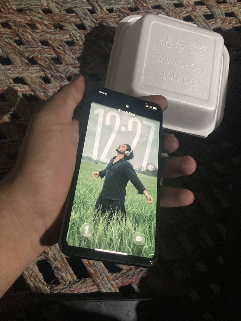 Apple iPhone 11 Pro Max 4