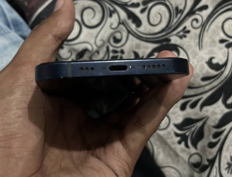 Apple iPhone 12 1
