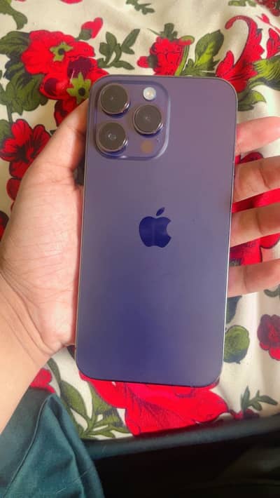 iPhone 14 Pro Max with box