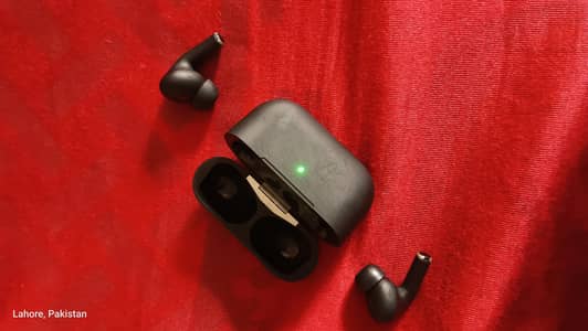 wireless earbuds