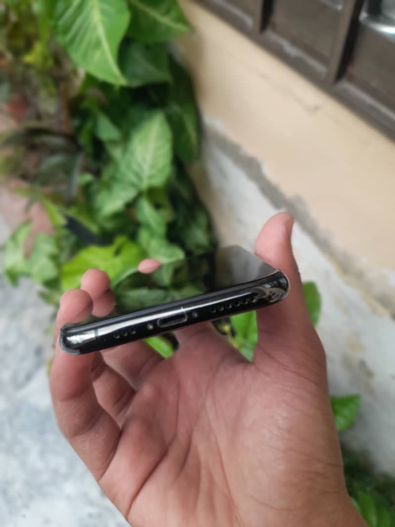 Apple iPhone XS 0