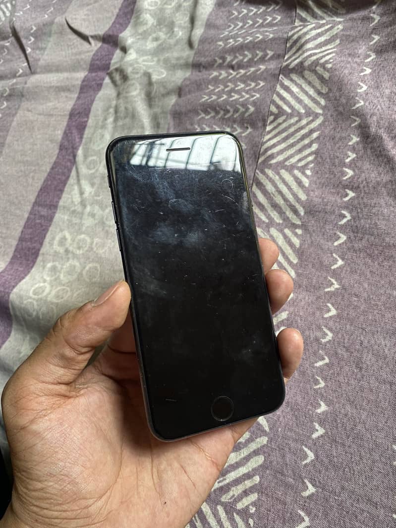 Apple iPhone 7 1
