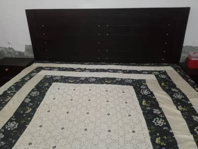 bed set with dressing n side tables