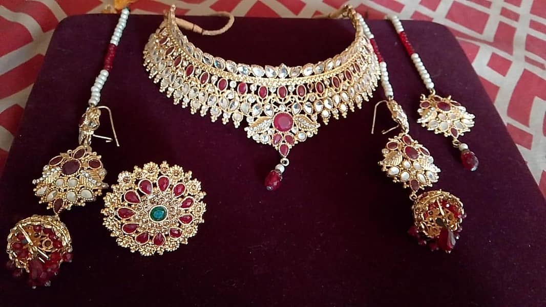 Three jewlry sets. . . 2