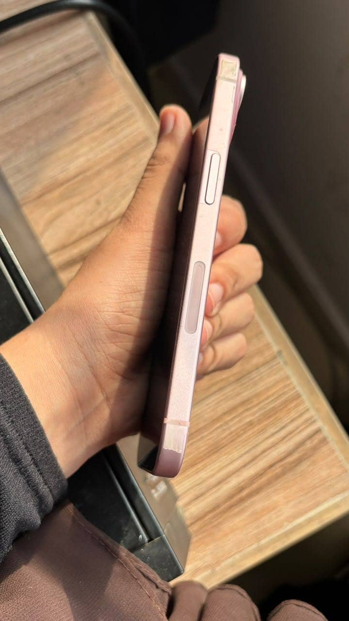 Apple iPhone 15 3