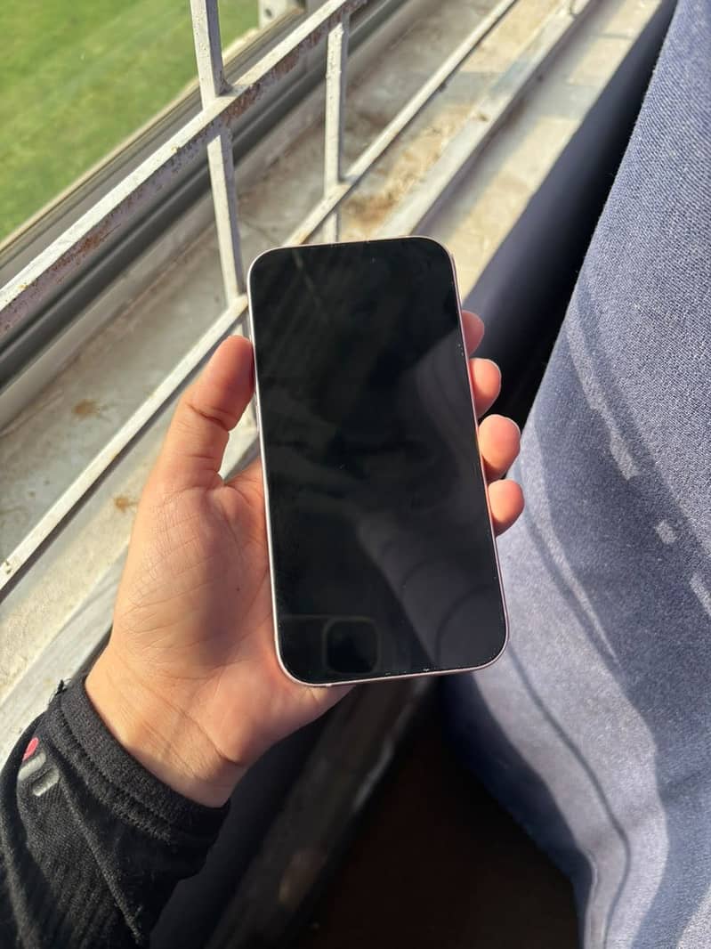 Apple iPhone 15 4
