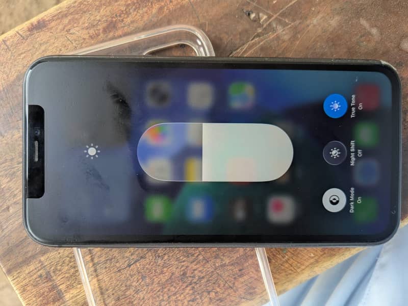 Apple iPhone 11 4