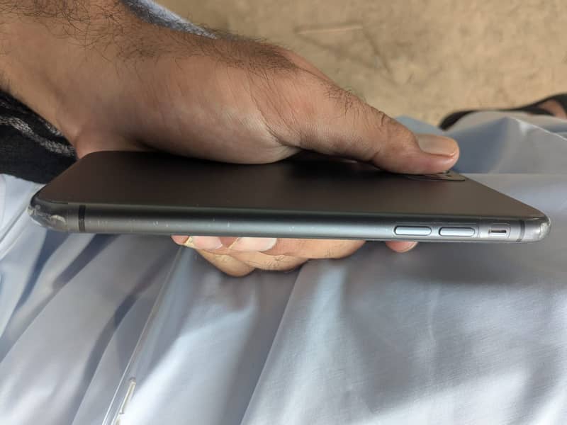 Apple iPhone 11 5