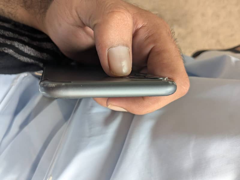 Apple iPhone 11 6