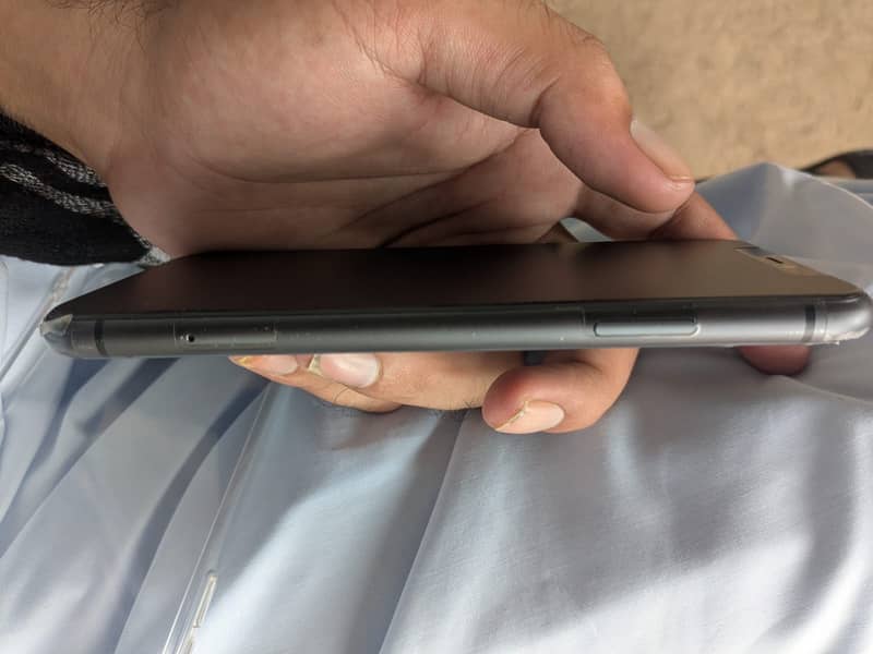 Apple iPhone 11 7