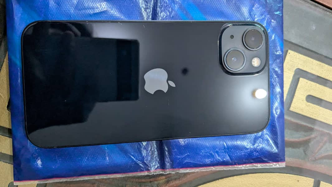 Apple iPhone 13 4