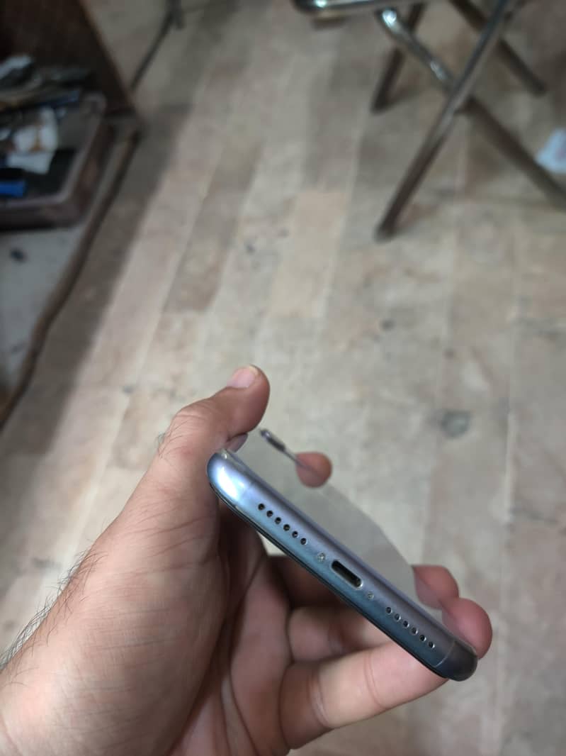 Apple iPhone 11 2