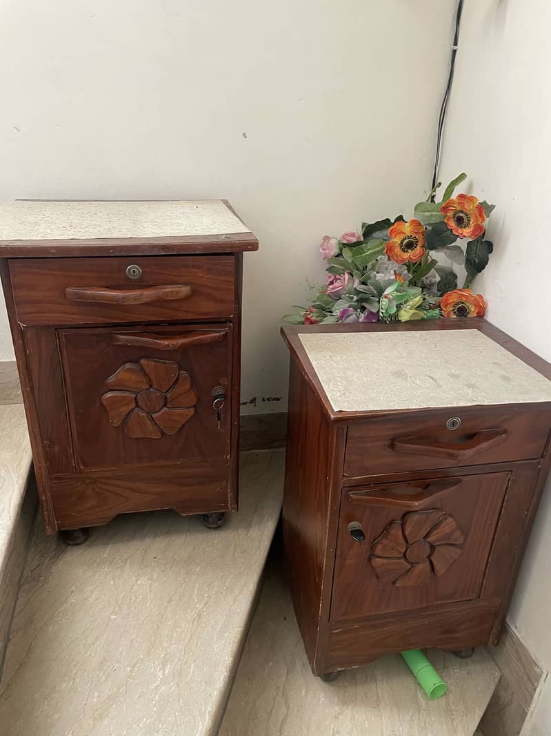 Bed sides Table 1